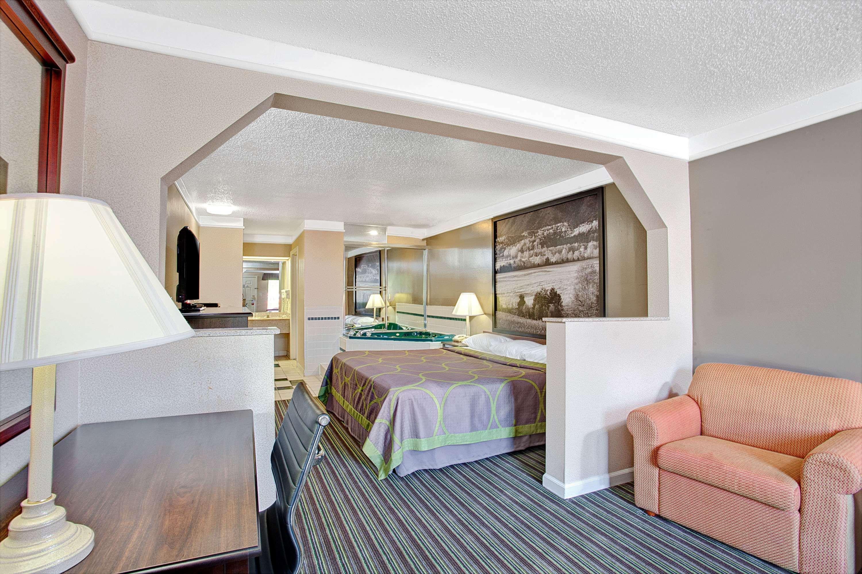 Super 8 By Wyndham Knoxville East Ngoại thất bức ảnh